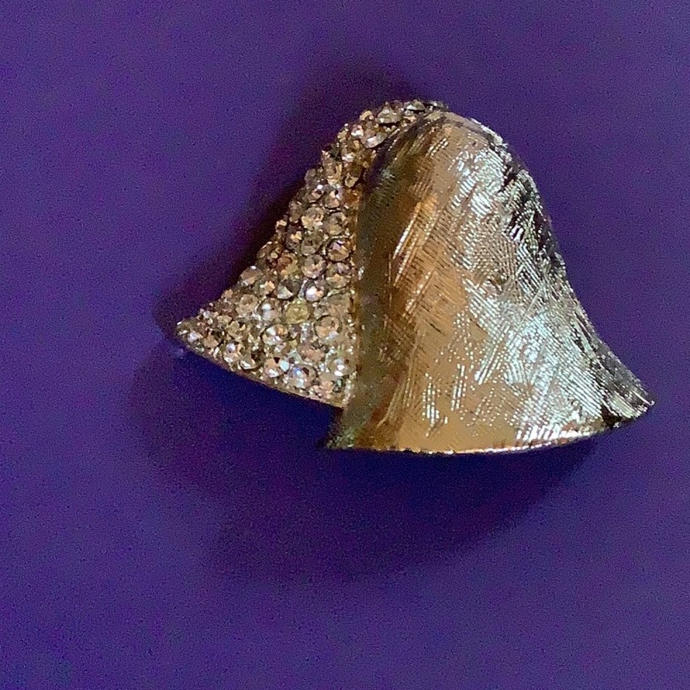 Signed Dodds Christmas double bells pin